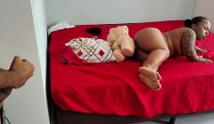 Anã minizinha virgem perde virgindade com reborne sua padrasto goza espiando