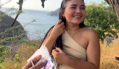 Hermosa turista le es infiel a su marido con un desconocido por dinero