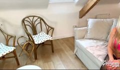 Kiara et Stella, deux sulfureuses blondes, s’adonnent aux plaisirs lesbiens