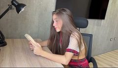 MI HERMANASTRA COLEGIALA se deja follar por mi