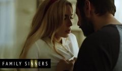 (Aiden Ashley) Has Multiple Orgasms While Riding Her Stepbrother’s (Tommy Cock – Family Sinners