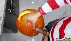 BANGBROS – Teen Evelyn Stone Gets A Halloween Treat From Bruno