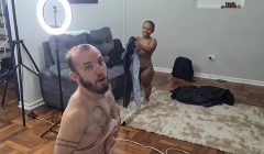 Bastidores – A diversão, putaria e risadas rolam solta na Mattos Movies com as gostosas um mini bastidores do anão safadinho