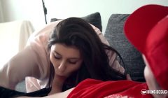 BUMS BESUCH – Busty German teen pornstar banged by the pizza boy