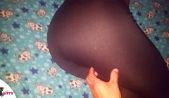 Chica con gran culo es follada por detrás