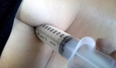 Clistere con il latte caldo – Audio reale – Schiava sottoposta a punizione