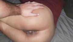 colegiala nalgona se fue de fiesta y su padrastro la visita durante la noche