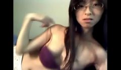 Cute asian girl in webcam – PleasureToys.club