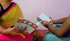 इण्डियन लेडी टीचर ने स्टुडन्ट को सेक्स के लिये मनाया