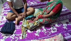 कपड़े बेचने वाले गरीब लड़की को पैसे का लालच देकर चोदा !  साफ हिंदी आवाज में