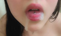 【素人撮影】フェラ好きの女子大生のアナル舐め 舌ピでコリコリされてお風呂で18歳に口内射精してもらう