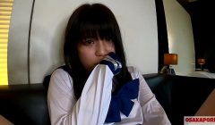 人生初潮吹き！大洪水のツルピタ 瞳の大きな可愛いぴちぴち18歳が 服で2回以上のイキ祭り。ちびっこ体型貧乳ちっぱいさんスカートに正常位で中出し。個人撮影　ハメ撮り　オリジナル　セーラー服 アヘ顔 アクメ 会話　手マン　ver まお 6 osakaporn