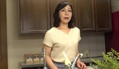 熟女デリヘルで働くことになった私。今日のお客様は息子でした… 中山穂香