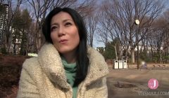 綺麗な顔立ちの熟女にエッチなおもちゃを渡してモニタリング、熟れた身体をうねらせて感じまくる姿が股間にくる！