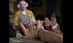 Gamaiani Two Nights In #1 – Resplendent costume fun