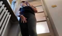 Great pee outside the bathroom of a shop as soon as I finish shopping, I wet all my pants