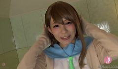 [HentaiCosplay] Even though she’s in a high sch●ol student cosplay in neat and innocent love, happily giving a devilishly erotic blowjob!