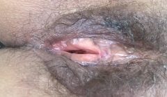 I show my big hairy pussy after having fucked on the beach with my beautiful boss