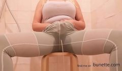 Im peeing my pants after a leg shaking orgasm