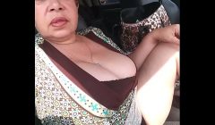 In the truck look my pussy