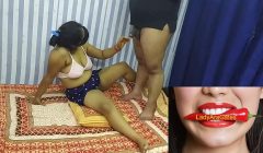 Indian Desi Bhabhi gives Blowjob with Dirty Hindi Audio