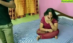 Indian Hot xxx bhabhi having sex with small penis boy! She is not happy!