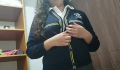 las estudiantes de hoy se cogen a sus maestros para pasar de año