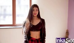 Latina petite timida de 18 años es follada por desconocido morboso de Perú.