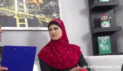 Lawyer settles for fine muslim pussy