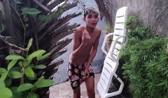 Madastra seduz seu ENTIADO com sua Bunda enorme seu. Irmãozinho virgem punheteiro fica espiando foi aquele sexo em público cons 2 ENTIADO ( veja no fechado