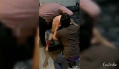 Me invitan a cogerme a la mujer del vecino mientras graba