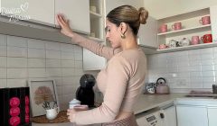 Mi Vecino me pide Azucar y Termino con su polla en mi CULO y su Semen en mi BOCA y OJO