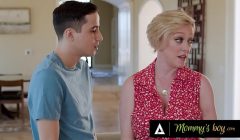 MOMMY’S BOY – Pervert Busty MILF Dee Williams Lets Her Stepson Hard Fuck Her To Boost His Confidence