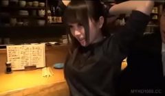 Momo Ichinose in bar