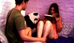 My girlfriend wanted to study and it was so hot that I bathed her in cum