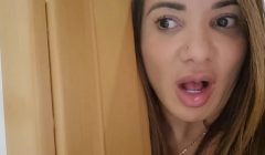 Peguei meu meio primo tomando banho.