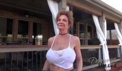 Pissing – The Movie: Deauxma