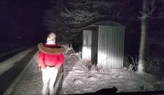 Przyjaciel męża rucha mnie przy drodze odwożąc do domu