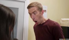 Sneaky Shoe Seduction – Yiming Curiosity / Brazzers  / stream full from www.zzfull.com/retail