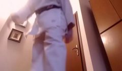 Sono la tua insegnante di Karate e voglio dominarti come un piccolo verme