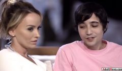 Stepson keeps stepmom going through sex