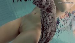 Super tight underwater babe pussy Loris Licicia