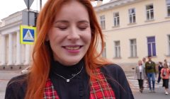 Vlogger Gets a BJ in Hallway from Hot Chick with Big Tits and Fucks Her at Home