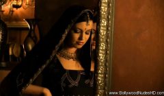 Beauty From India Plays Around