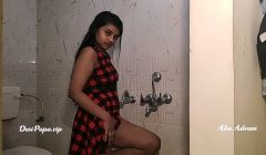 desi girl alia advani taking shower