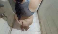 Desi Wife Soniya bathing Naked